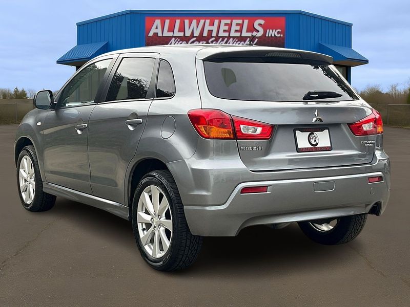 2012 Mitsubishi Outlander Sport SE Upper Image 2