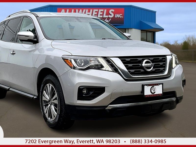 2020 Nissan Pathfinder SL Upper Image 1