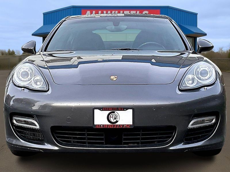 2013 Porsche Panamera Turbo Upper Image 2