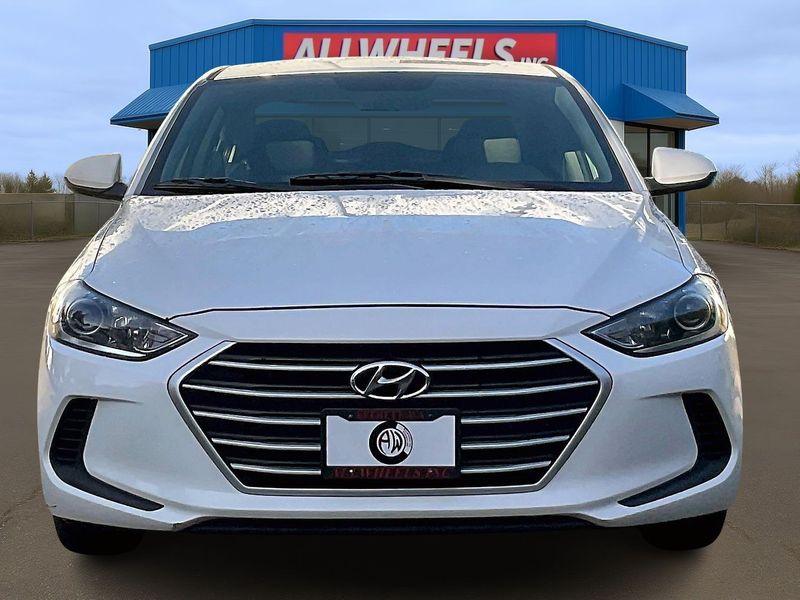 2017 Hyundai ELANTRA SE Upper Image 2