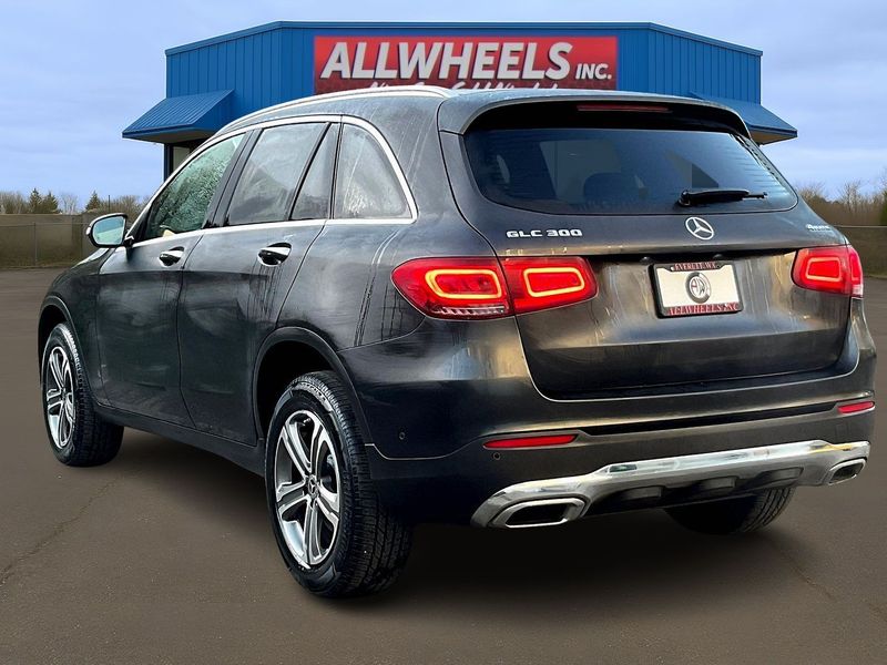 2022 Mercedes-Benz GLC GLC 300 4MATIC Upper Image 2