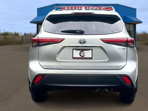 2021 Toyota Highlander Hybrid XLE Lower Image 2
