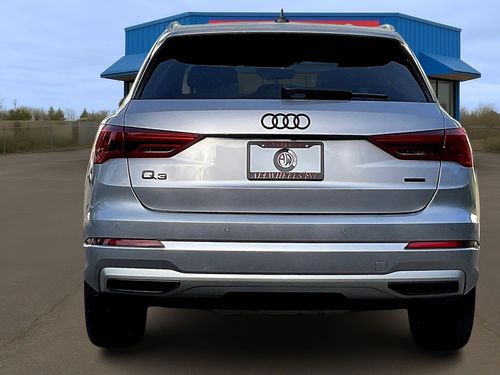 2024 Audi Q3 quattro Premium 40 TFSI Lower Image 2