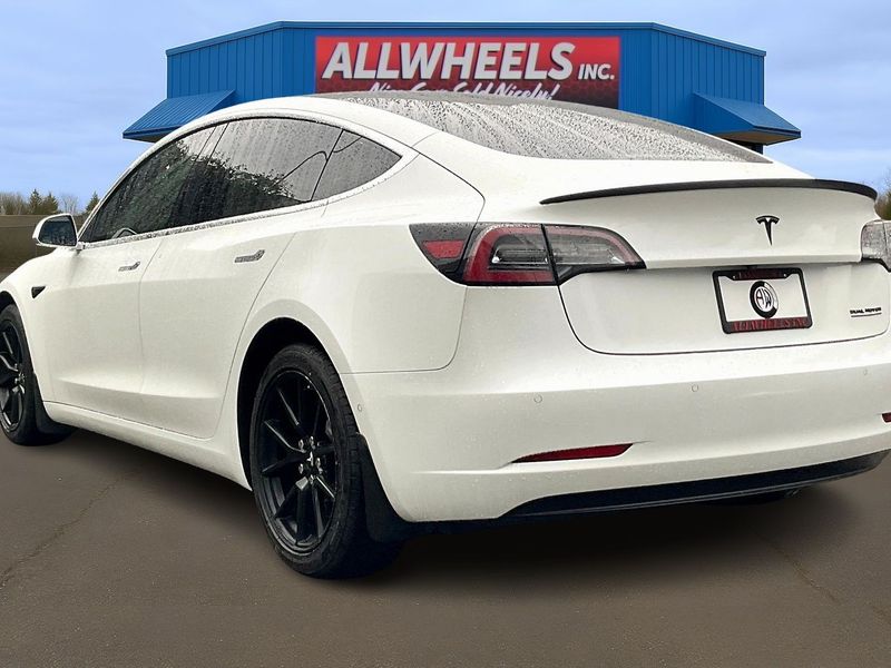 2018 Tesla Model 3 Performance Upper Image 2