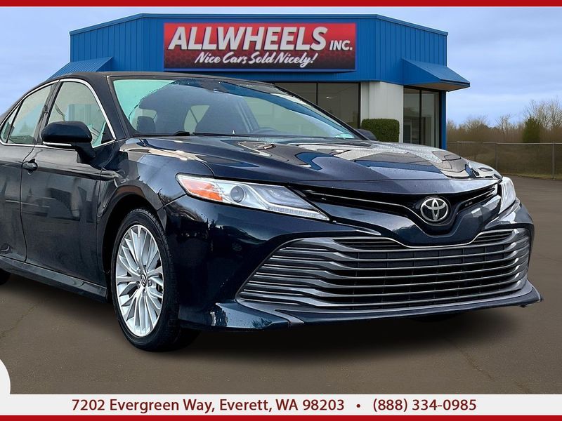 2020 Toyota Camry XLE Upper Image 1
