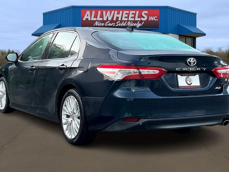 2020 Toyota Camry XLE Upper Image 2