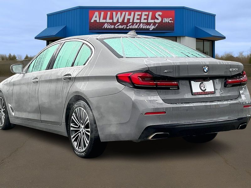 2021 BMW 5 Series 530i xDrive Upper Image 2