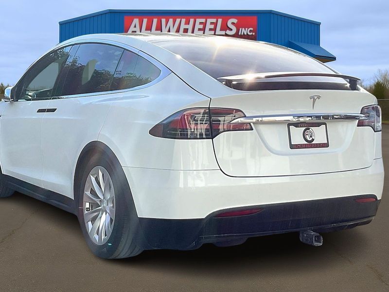 2018 Tesla Model X 75D photo 2