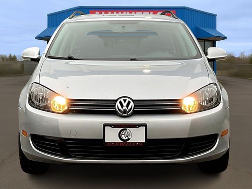 2011 Volkswagen Jetta SportWagen TDI Lower Image 1