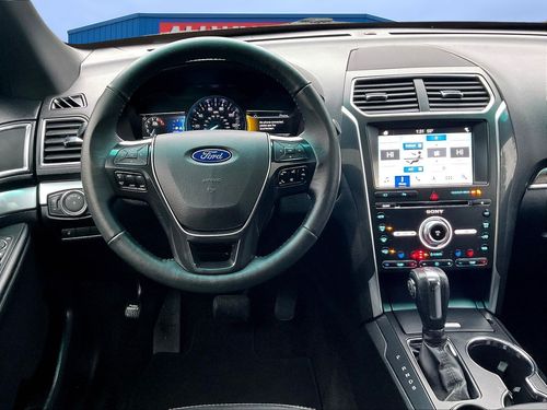2018 Ford Explorer Limited Lower Image 3