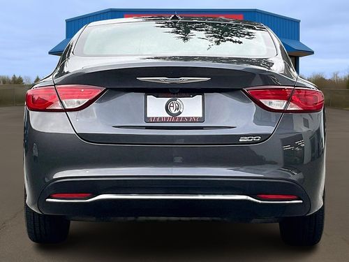 2016 Chrysler 200 Limited Platinum Lower Image 2