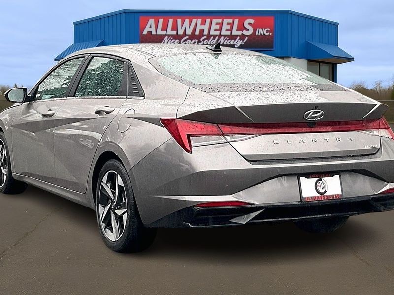 2023 Hyundai ELANTRA Limited Upper Image 2
