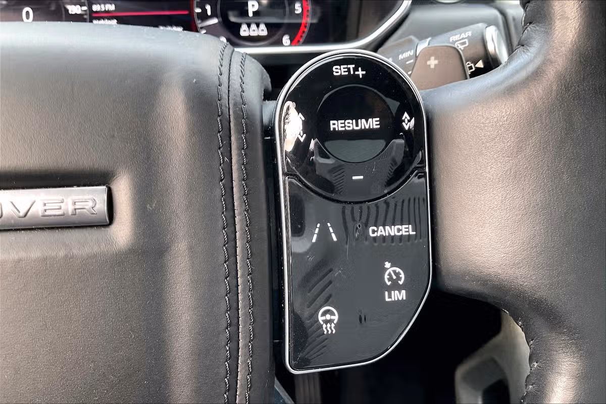 2020 Land Rover Range Rover HSE Td6 Image 17