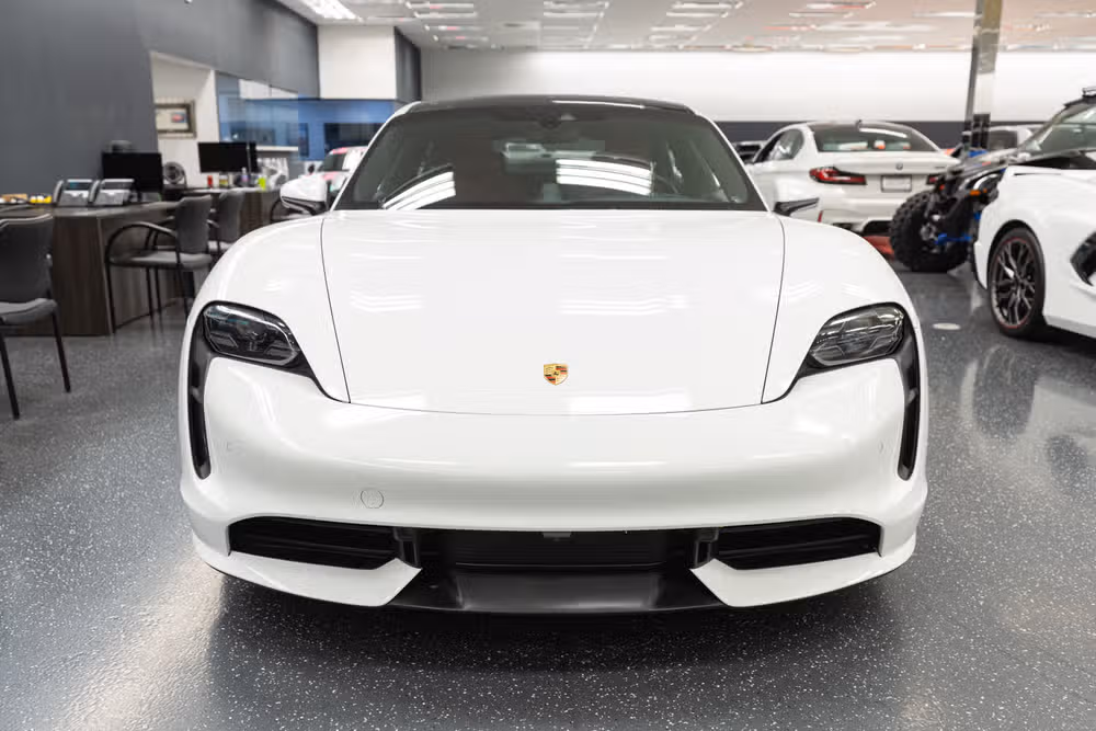 2020 Porsche Taycan Turbo Image 2