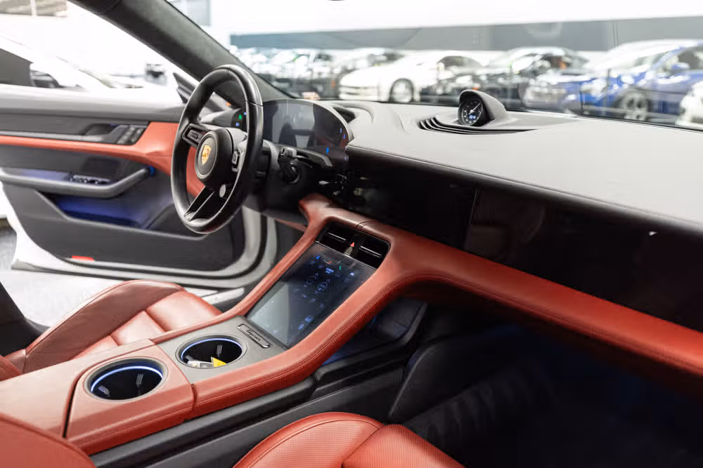 2020 Porsche Taycan Turbo Image 14
