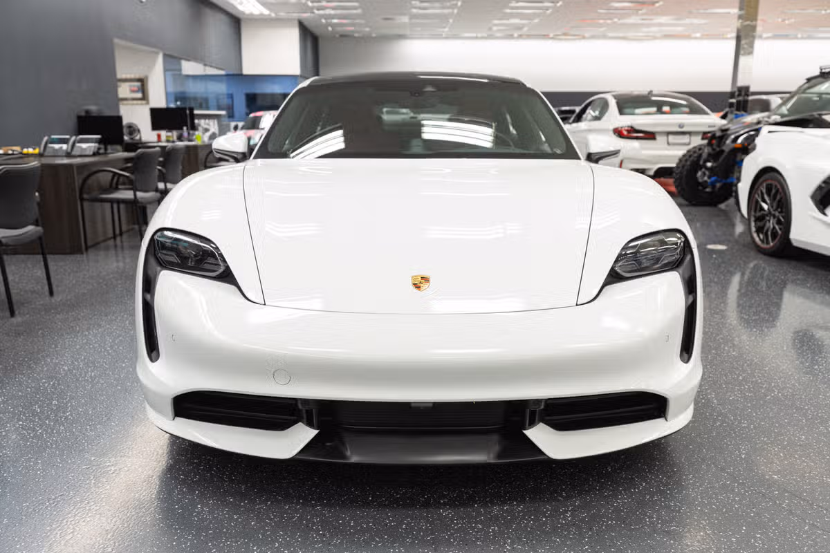 2020 Porsche Taycan Turbo Image 2