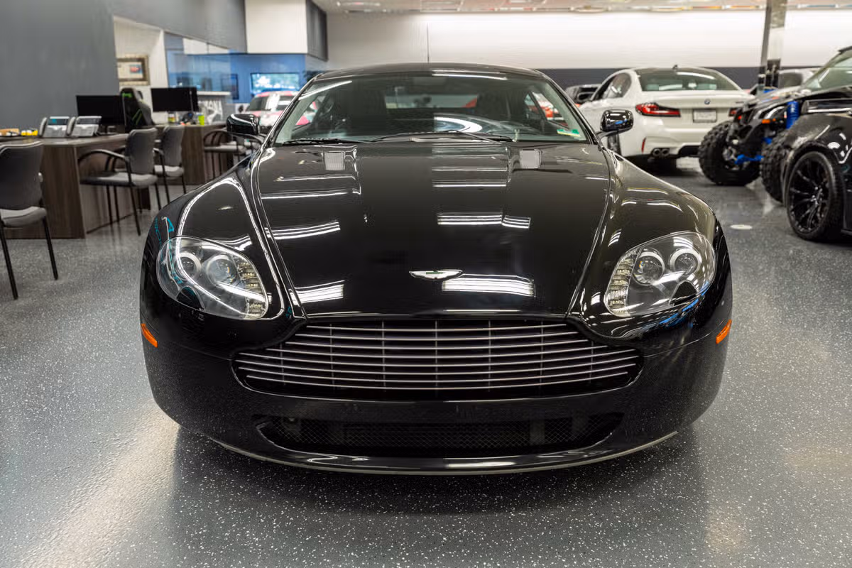 2007 Aston Martin V8 Vantage Base Image 2