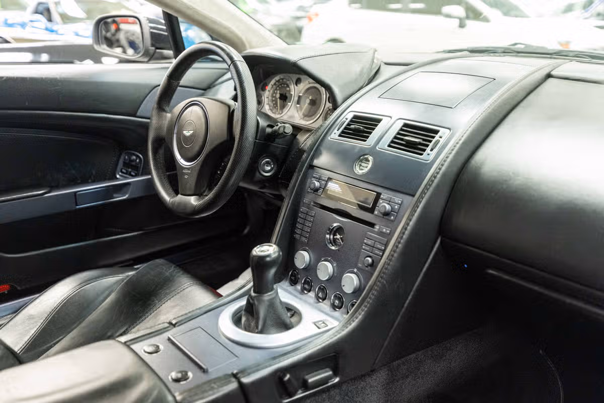 2007 Aston Martin V8 Vantage Base Image 11