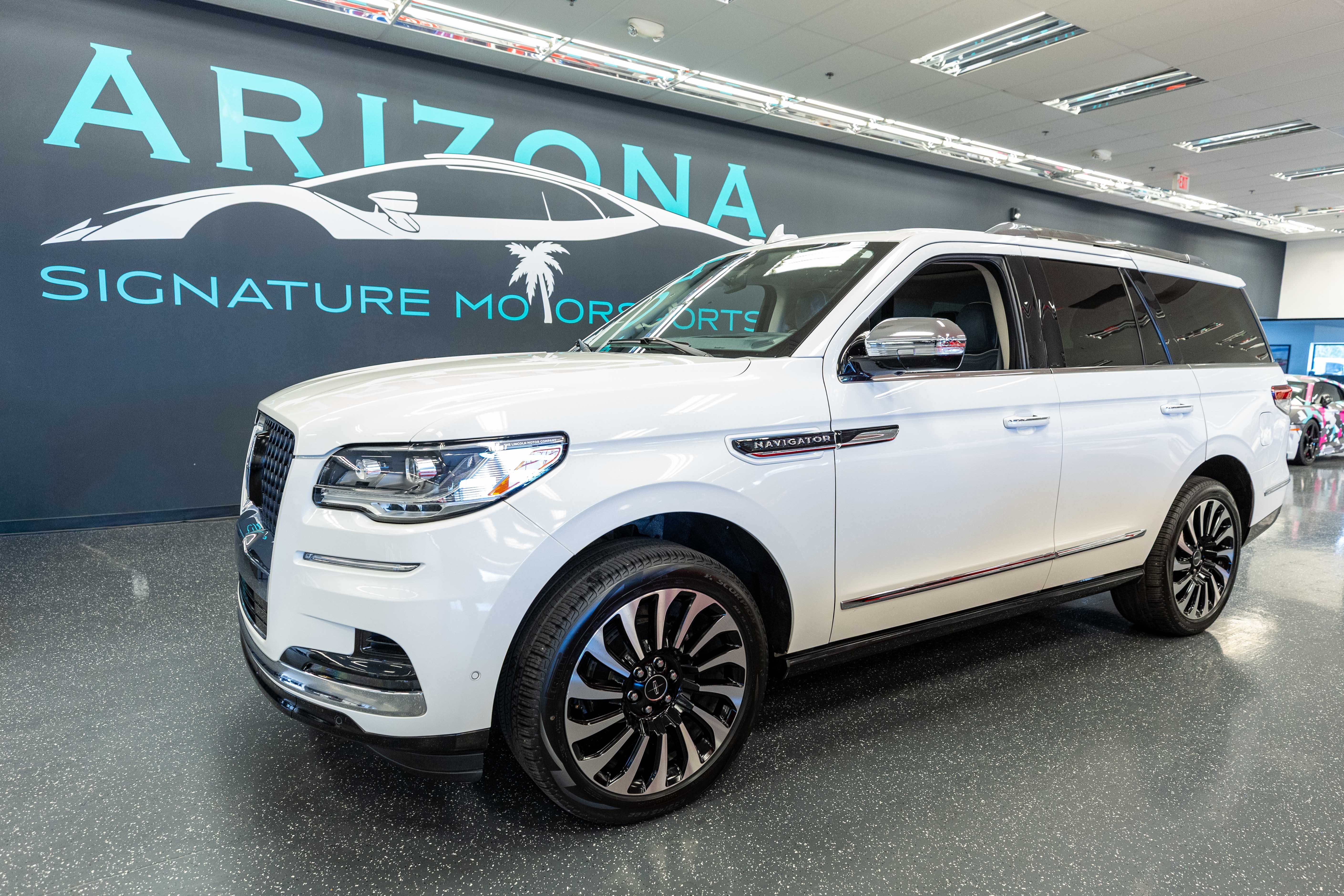 Pristine White 2022 Lincoln Navigator Black Label 4WD SUV / Crossover Four-Wheel Drive Automatic