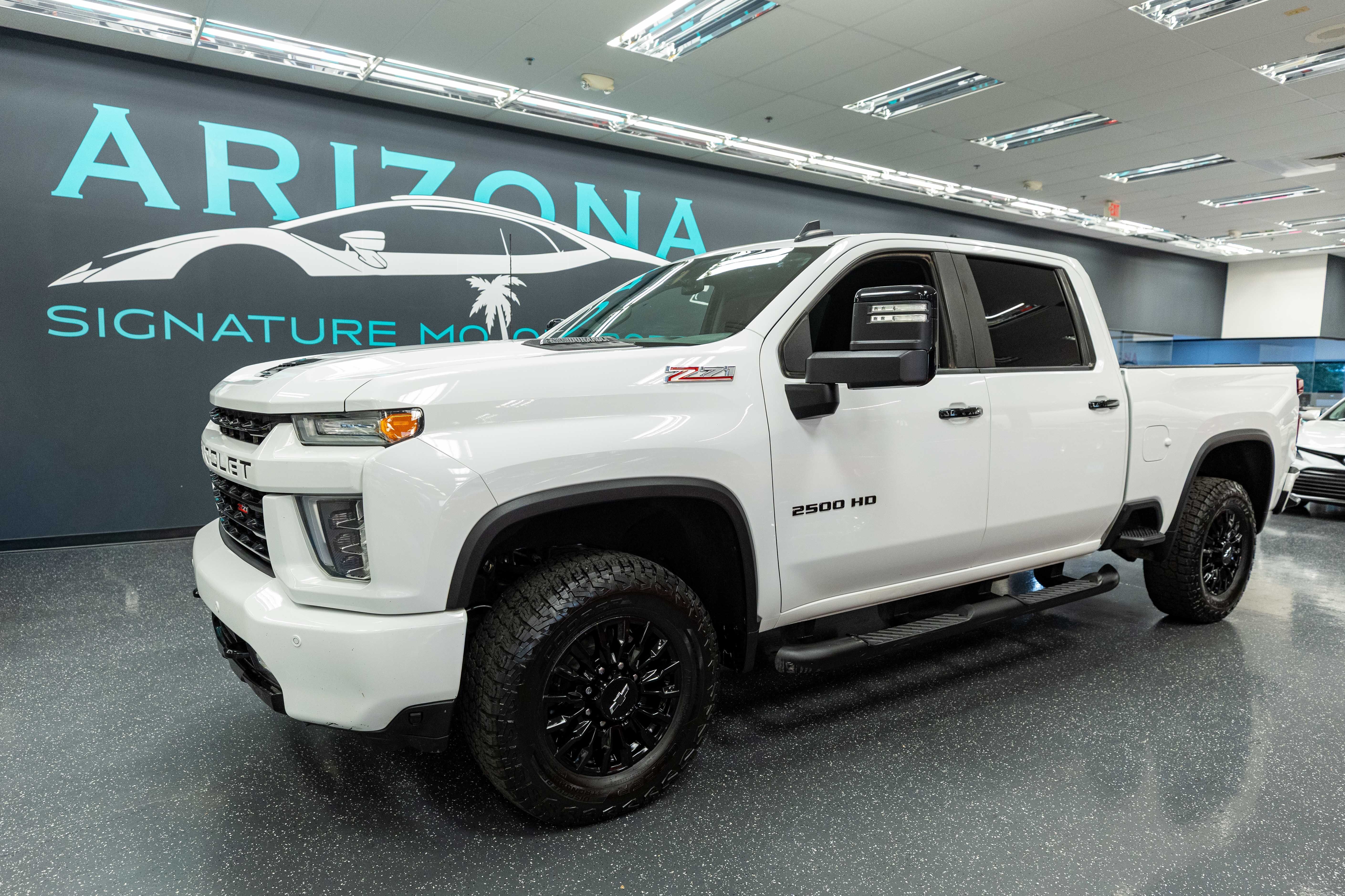 Summit White 2022 Chevrolet Silverado 2500HD LT Crew Cab 4WD Pickup Truck Four-Wheel Drive Automatic