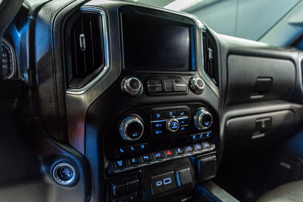 2022 GMC Sierra 3500HD DENALI PICKUP 4D 6 1/2 FT Crew Cab Image 12