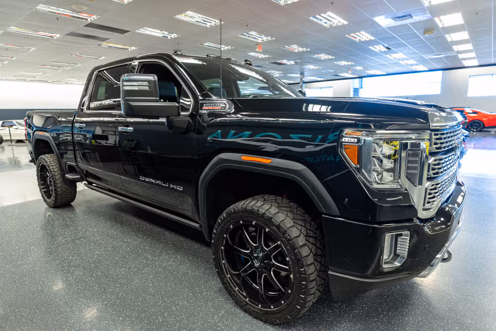 2022 GMC Sierra 3500HD DENALI PICKUP 4D 6 1/2 FT Crew Cab Image 4
