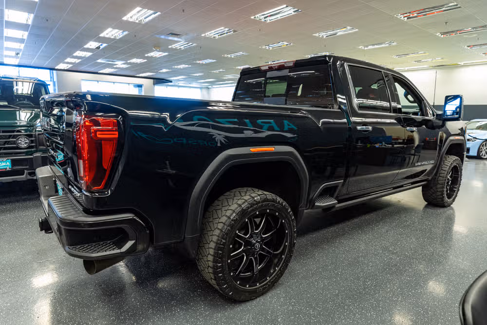 2022 GMC Sierra 3500HD DENALI PICKUP 4D 6 1/2 FT Crew Cab Image 5