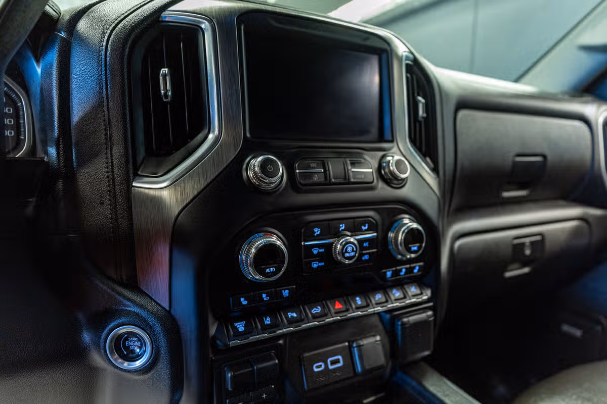 2022 GMC Sierra 3500HD DENALI PICKUP 4D 6 1/2 FT Crew Cab Image 12