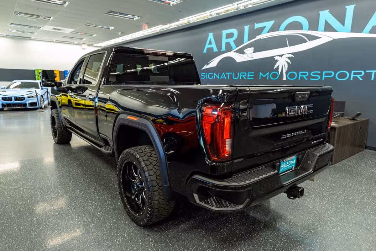2022 GMC Sierra 3500HD DENALI PICKUP 4D 6 1/2 FT Crew Cab Image 8