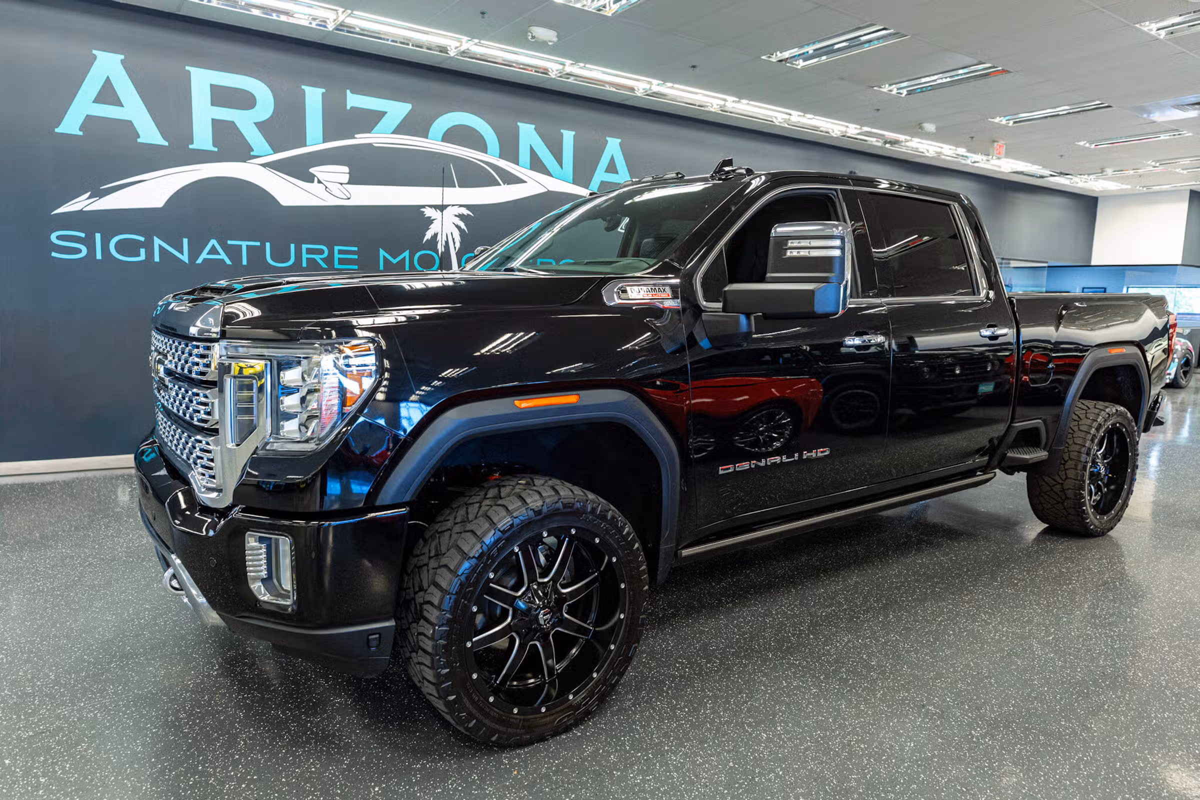 2022 GMC Sierra 3500HD DENALI PICKUP 4D 6 1/2 FT Crew Cab Image 1