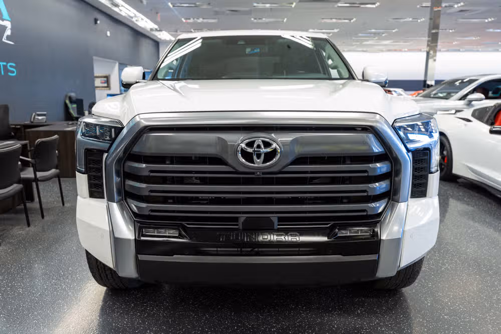 2023 Toyota Tundra Limited CrewMax Image 2