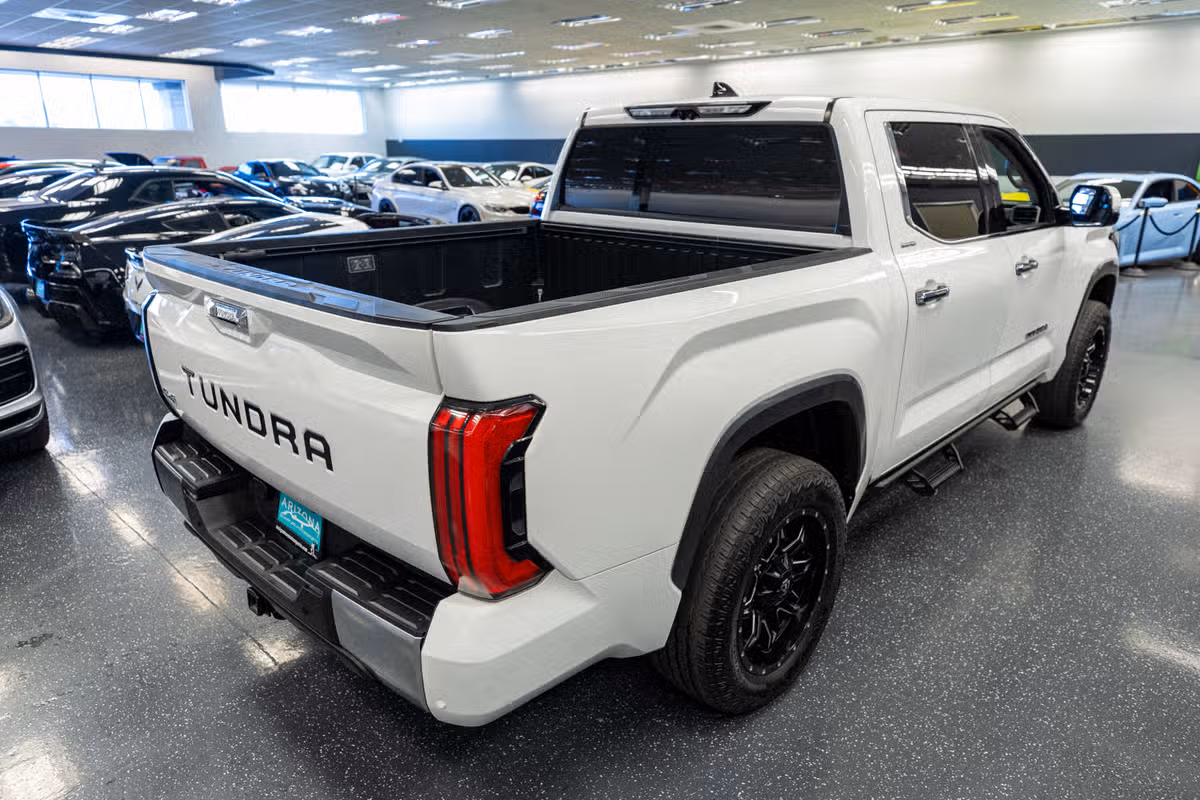 2023 Toyota Tundra Limited CrewMax Image 6