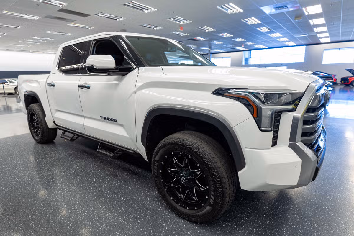 2023 Toyota Tundra Limited CrewMax Image 4