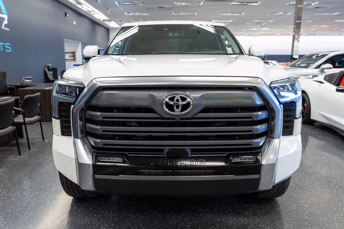 2023 Toyota Tundra Limited CrewMax Image 2