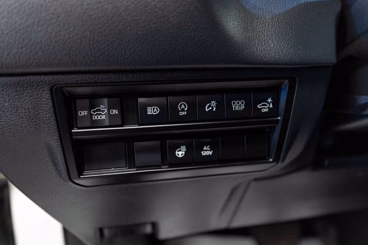 2023 Toyota Tundra Limited CrewMax Image 11