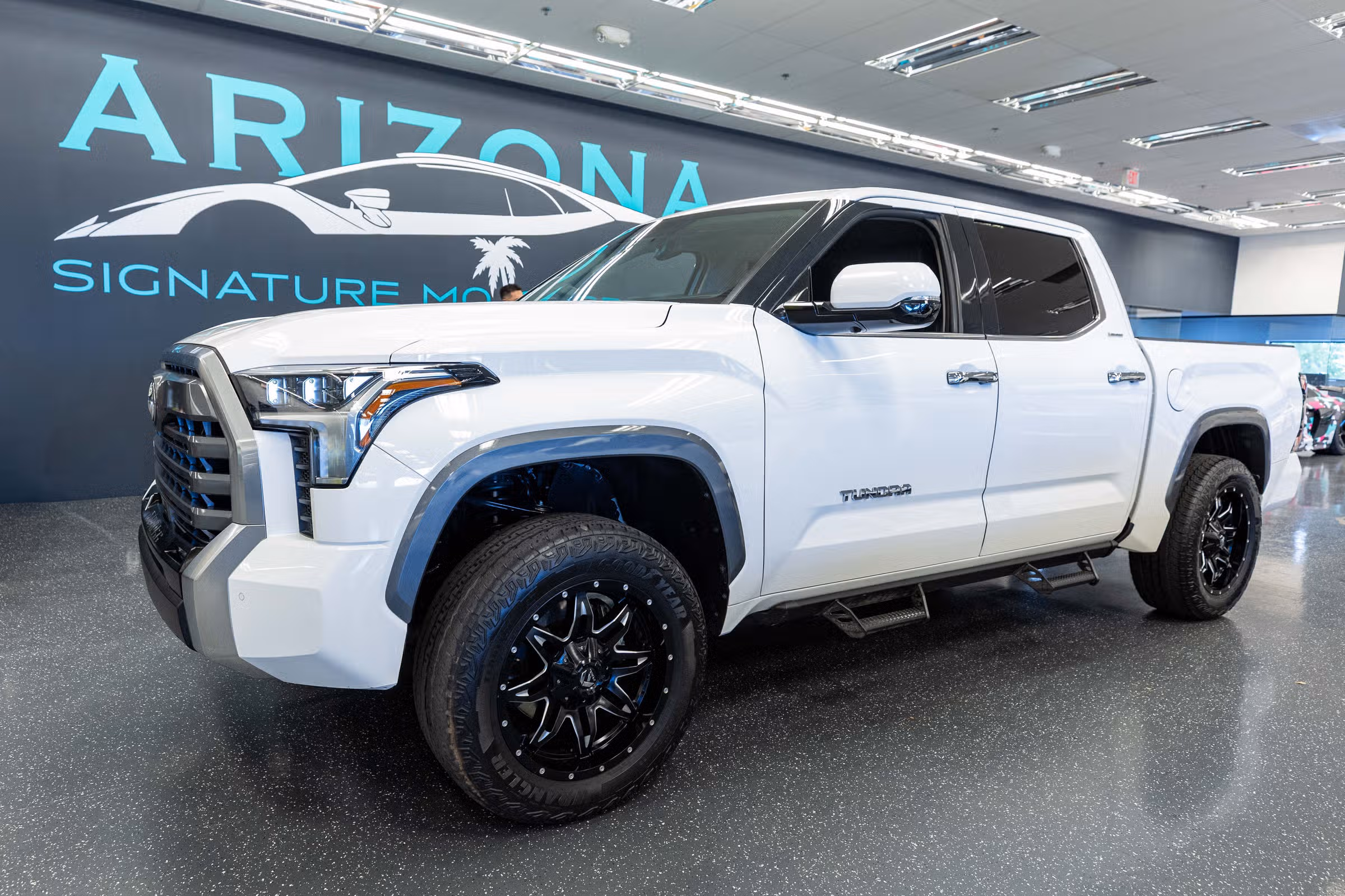2023 Toyota Tundra Limited CrewMax Image 1