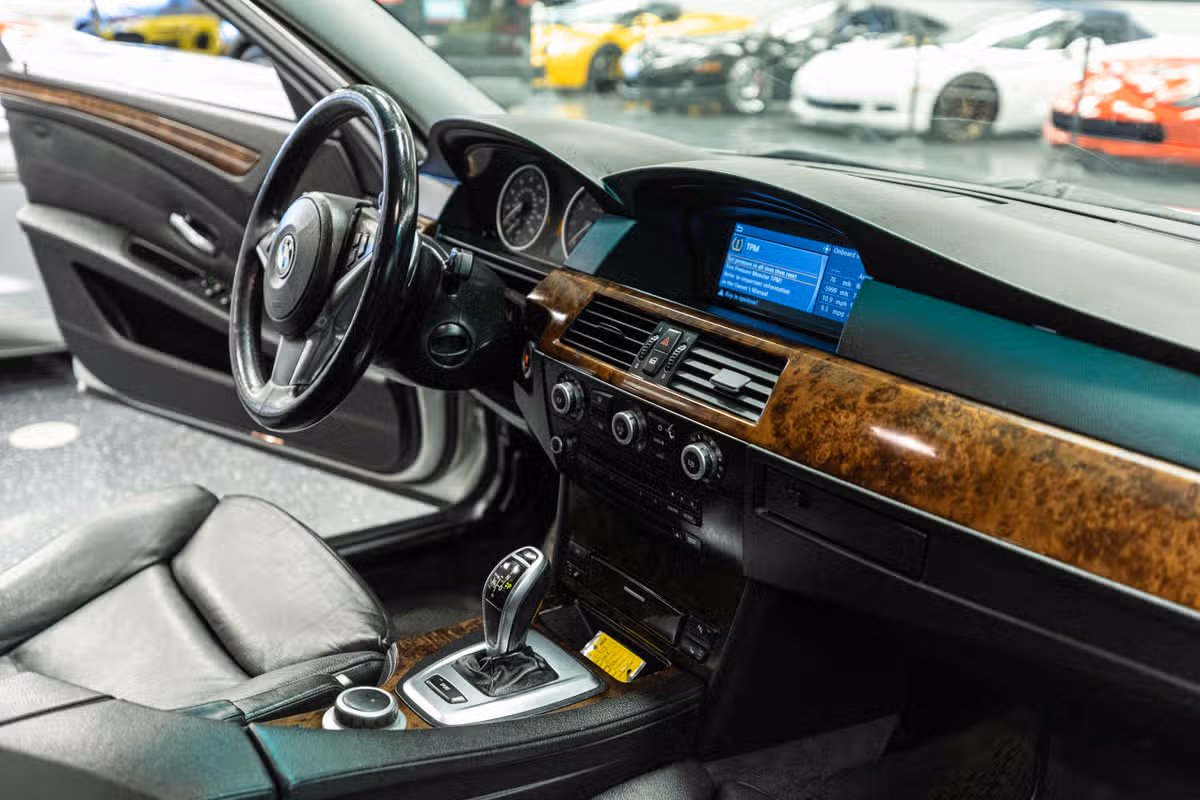 2008 BMW 5 Series 550i Image 14
