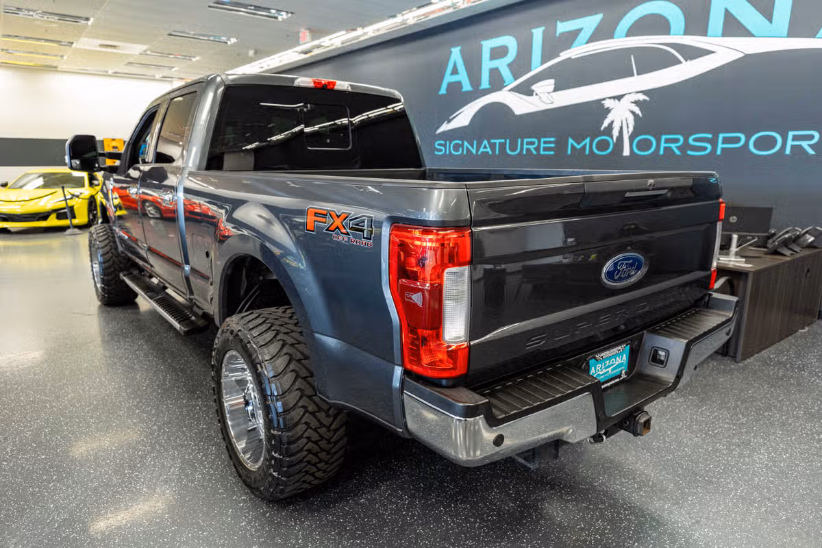 2017 Ford F-250 Super Duty Lariat Image 9