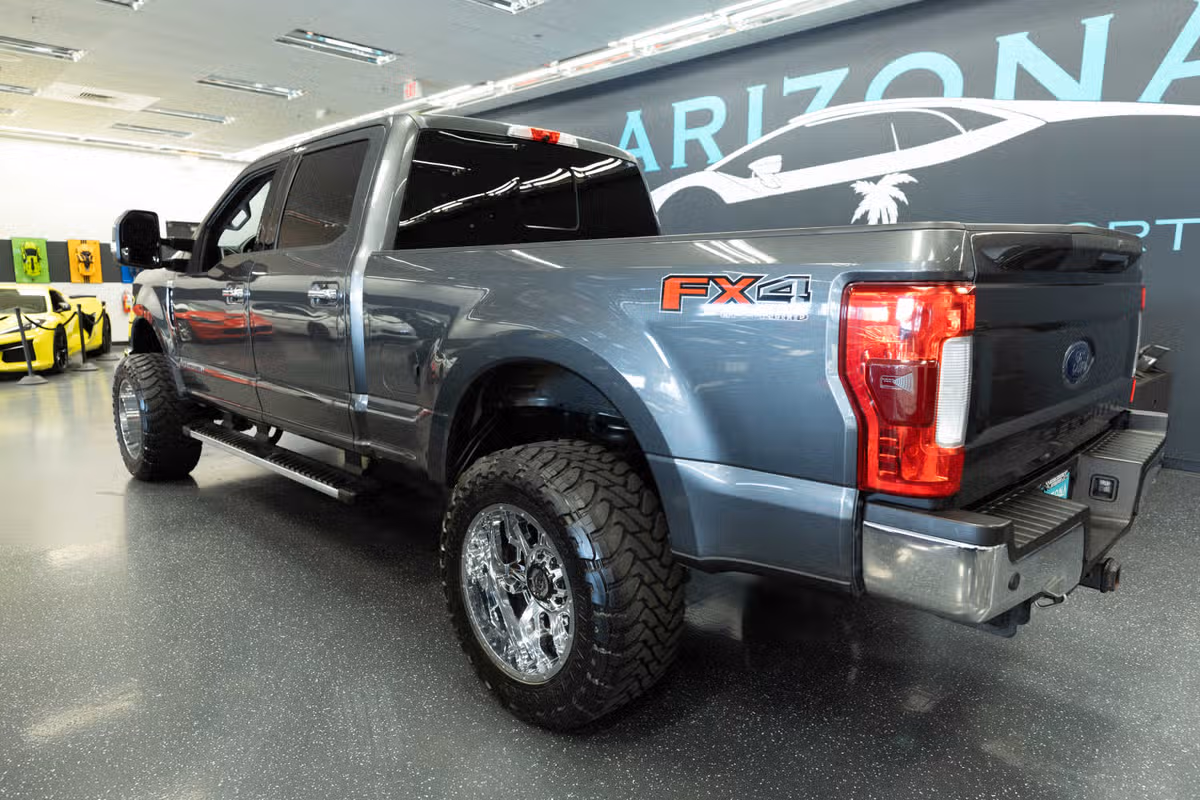 2017 Ford F-250 Super Duty Lariat Image 10