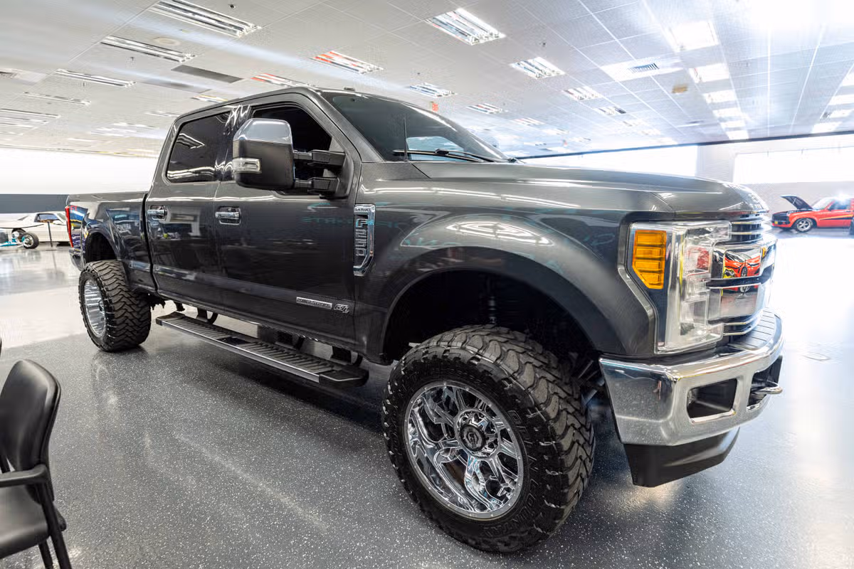 2017 Ford F-250 Super Duty Lariat Image 4