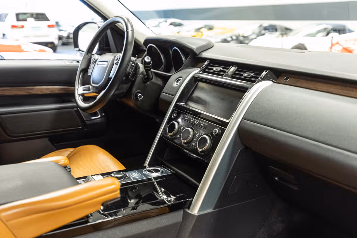 2017 Land Rover Discovery HSE Td6 Image 14