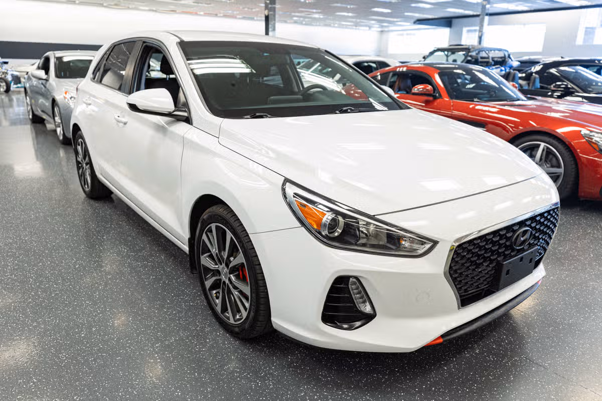 2018 Hyundai ELANTRA GT Base Image 3