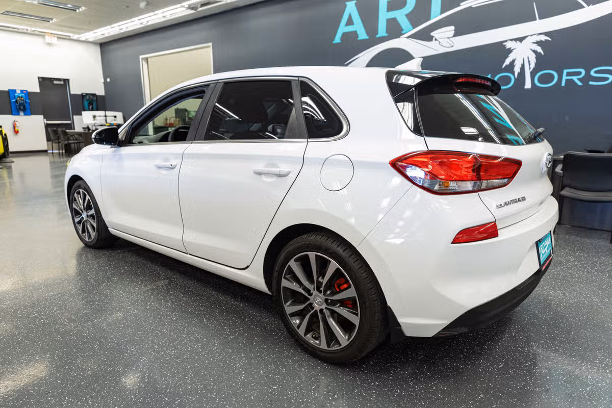 2018 Hyundai ELANTRA GT Base Image 9
