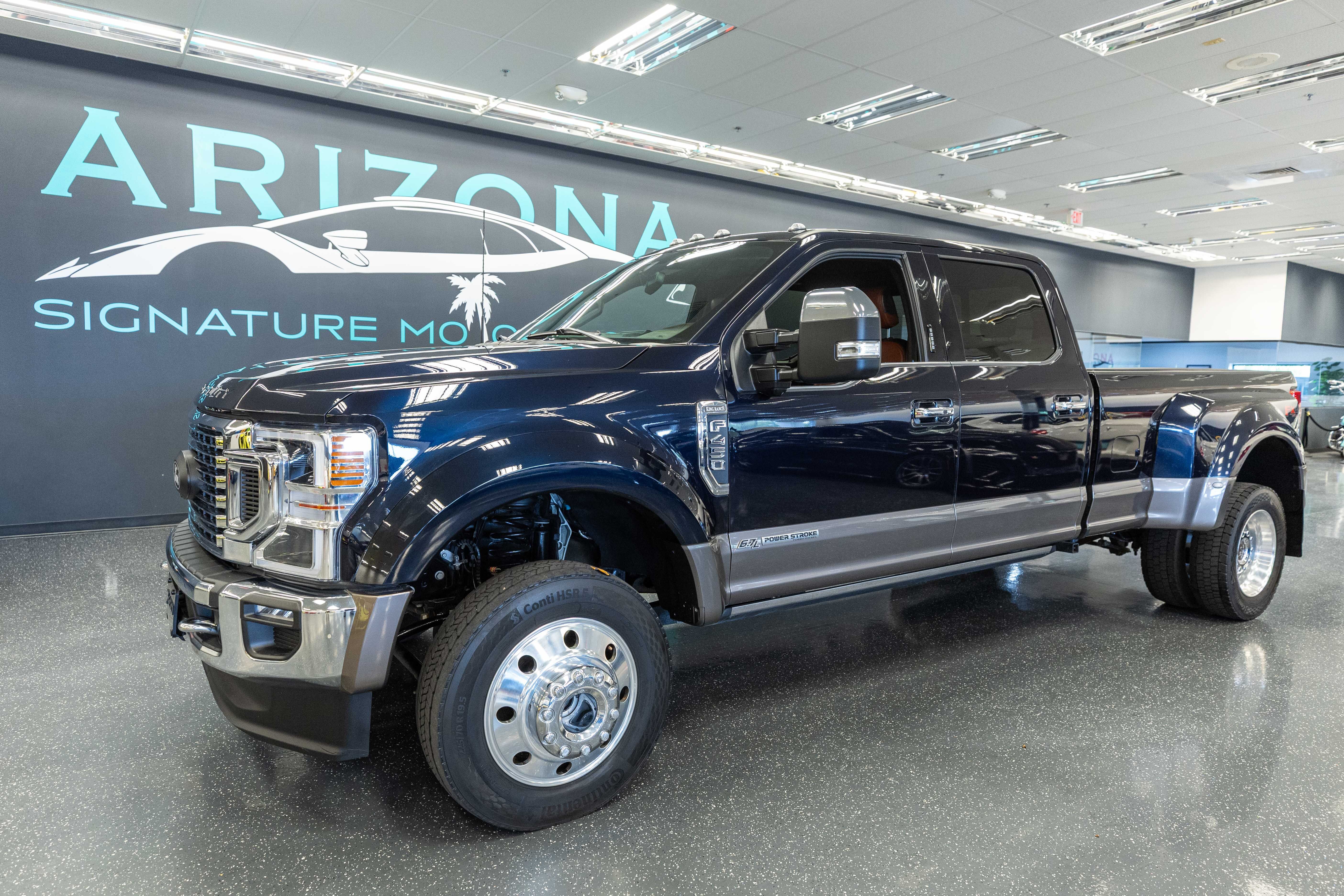 Antimatter Blue/Stone Gray 2022 Ford F-450 Super Duty King Ranch Crew Cab LB DRW 4WD Pickup Truck Four-Wheel Drive Automatic