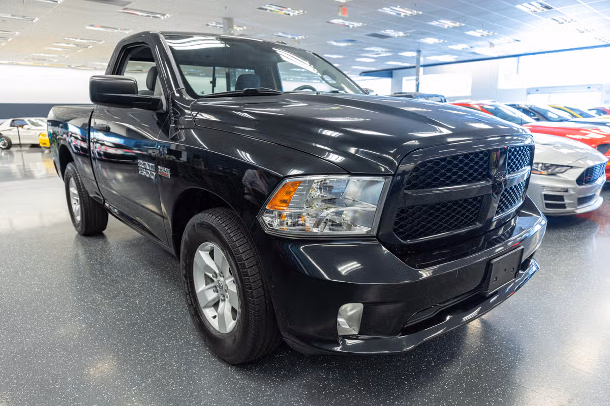 2017 Ram 1500 Express Regular Cab Image 3