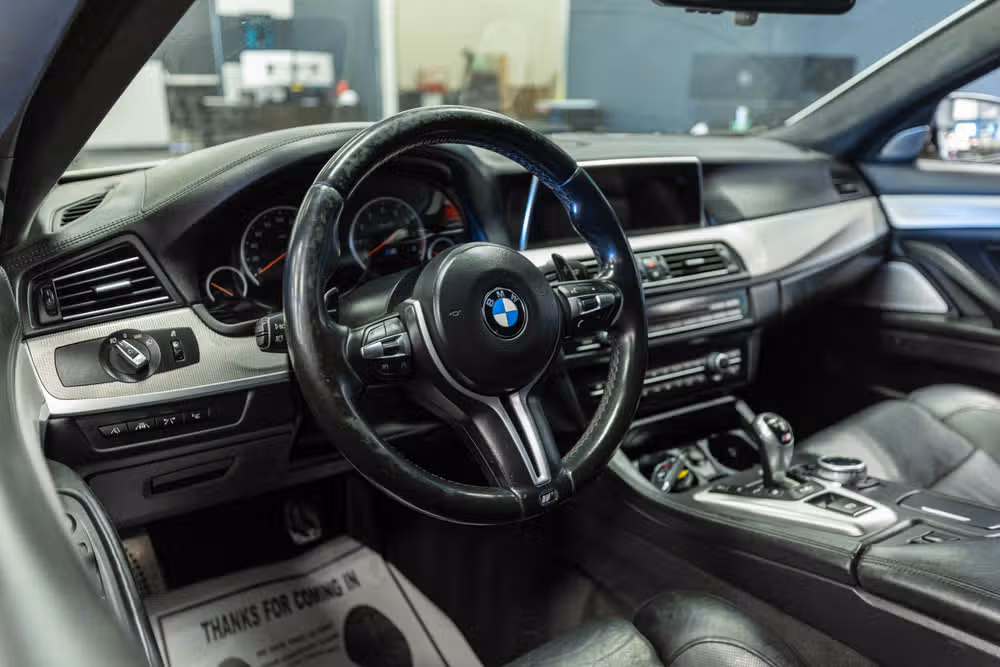 2014 BMW M5 Base Image 10