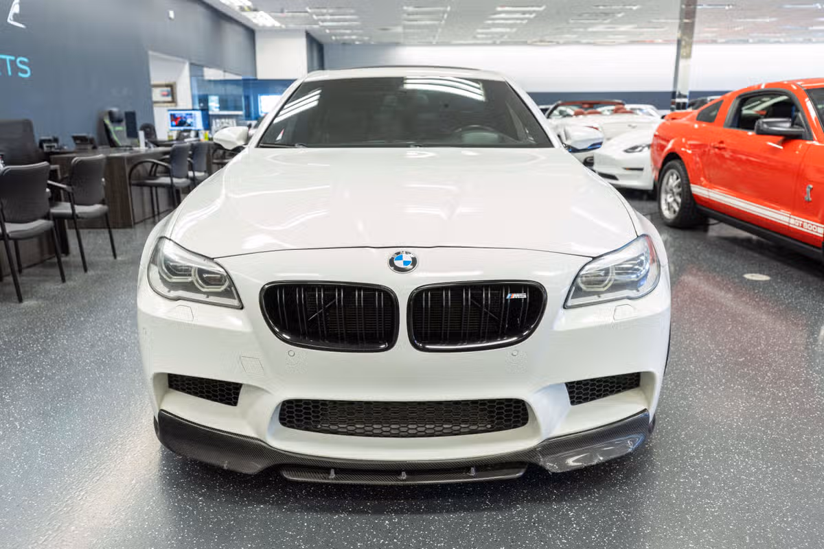 2014 BMW M5 Base Image 2