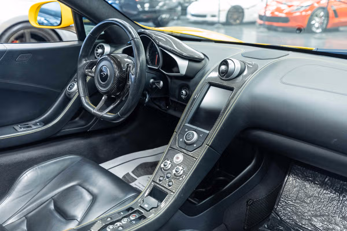 2015 McLaren 650S Spider Base Image 13