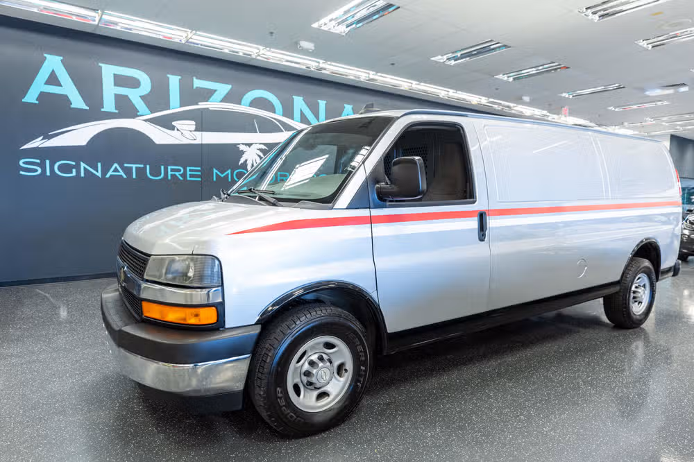 2017 Chevrolet Express 3500 Extended Length Cargo Image 1