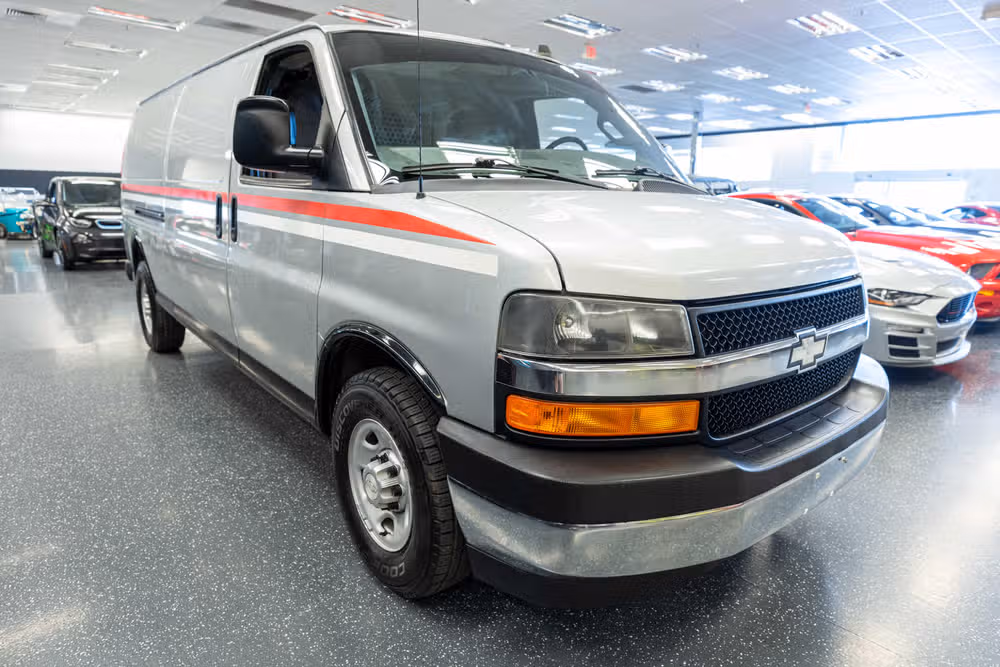 2017 Chevrolet Express 3500 Extended Length Cargo Image 3